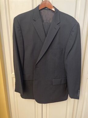 Men’s size 50R Pronto Uomo Platinum Wool charcoal Gray Suit.
